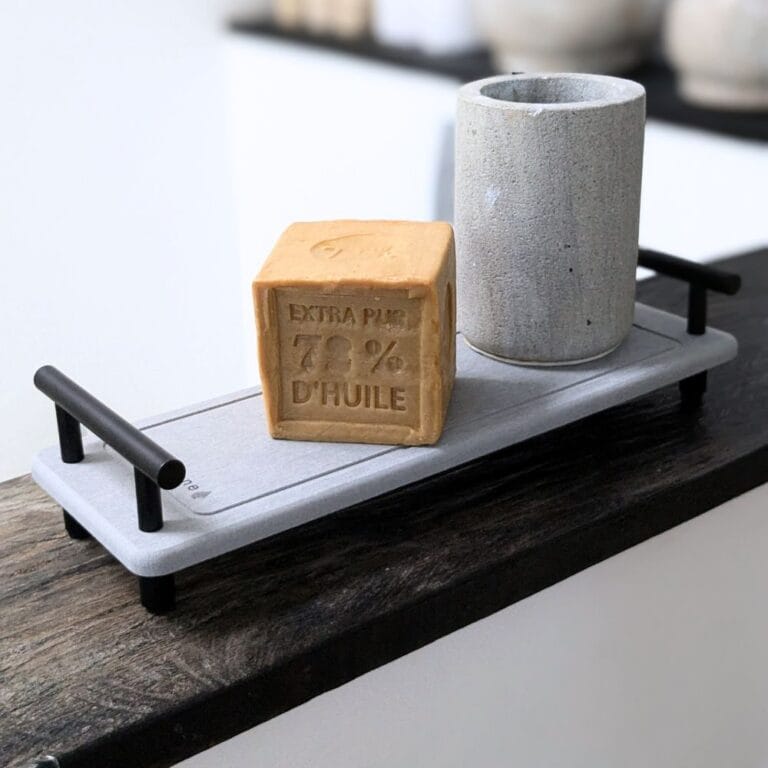 Accessoires de douche en pierre antidérapants et ultra-absorbants.