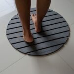 Tapis de bain rond Gris Orage en diatomite Agilis