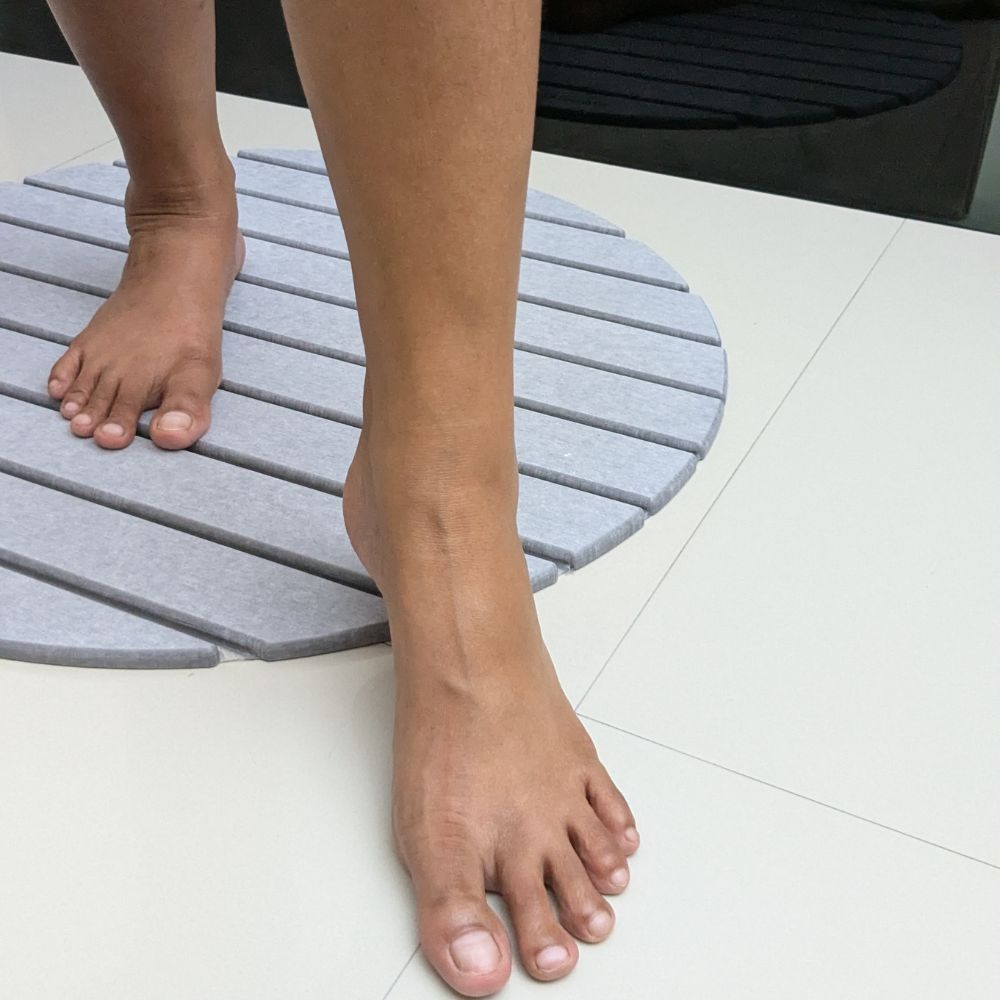 Tapis de bain rond Gris Nuage en diatomite Agilis