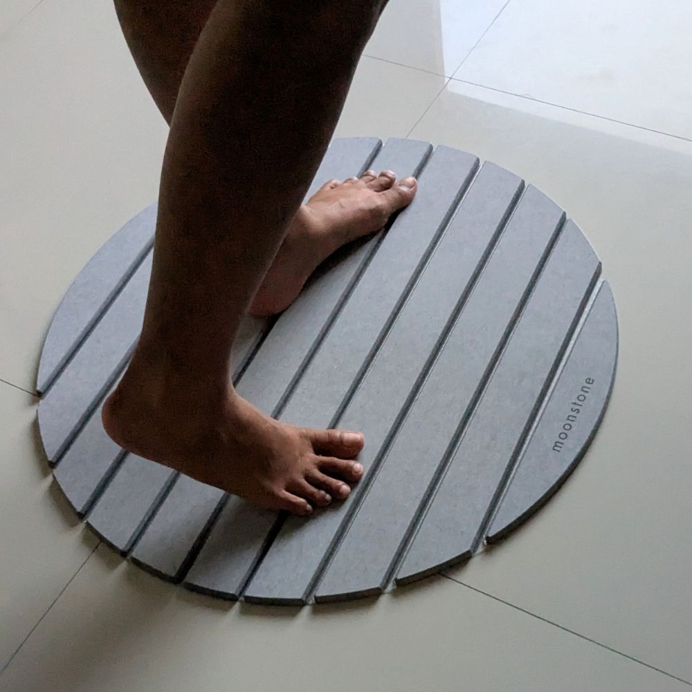 Tapis de bain rond Gris Nuage en diatomite Agilis