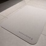 Tapis de bain souple Gris Nuage en diatomite Vatten