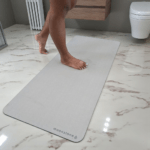 Grand tapis de bain souple Gris Nuage en diatomite Vatten XL